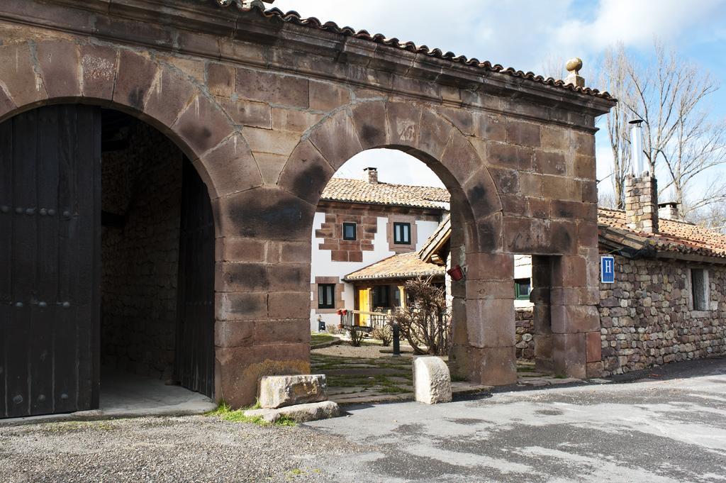 Готель La Casa De Las Brujas Barrio  Екстер'єр фото
