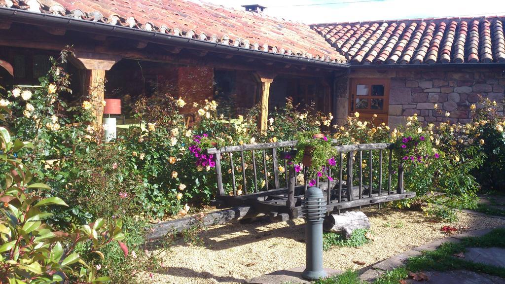 Готель La Casa De Las Brujas Barrio  Екстер'єр фото